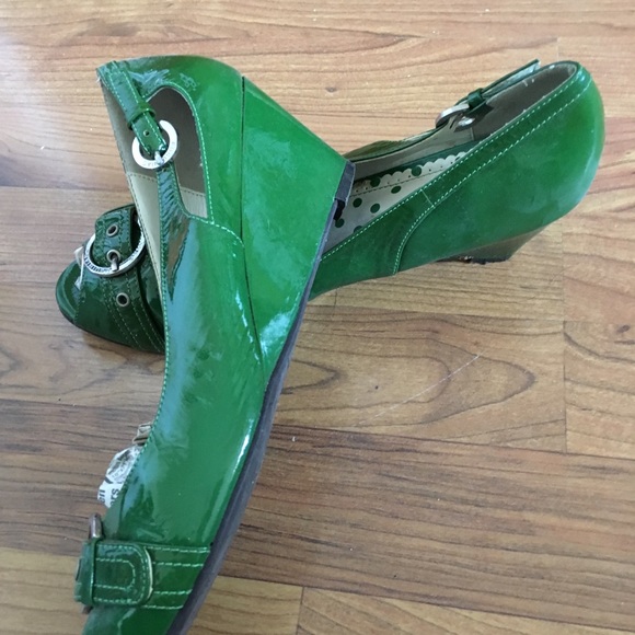 Shoes - Picture 4 of 4